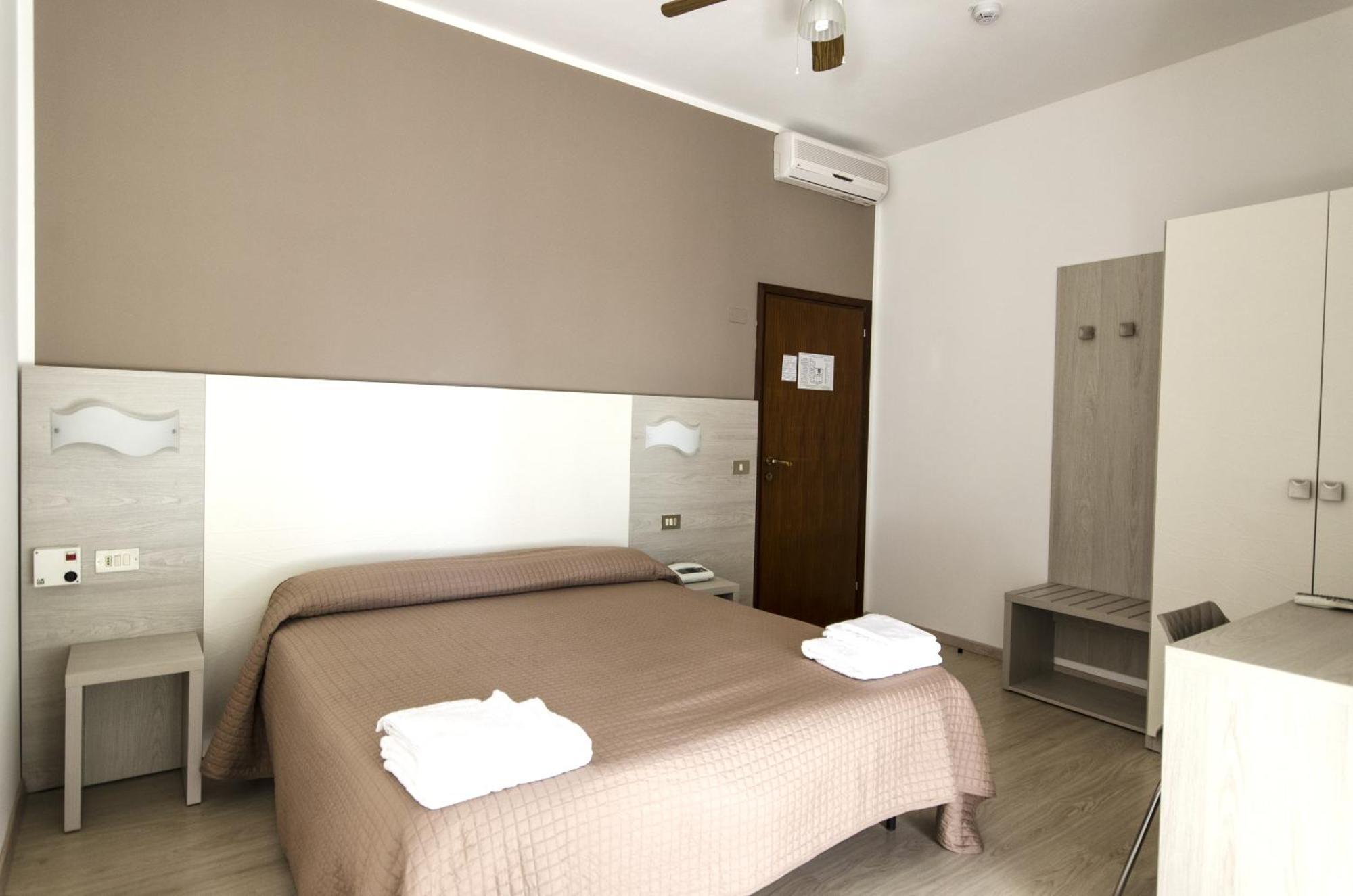 Hotel Villa Alberta B&B Cesenatico Room photo